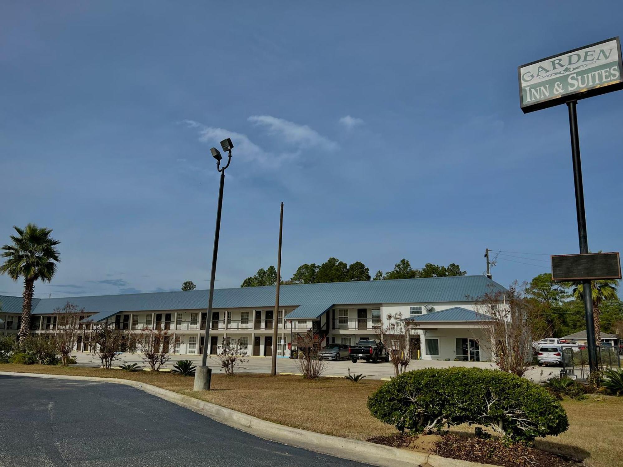Garden Inn & Suites Metter Exterior photo