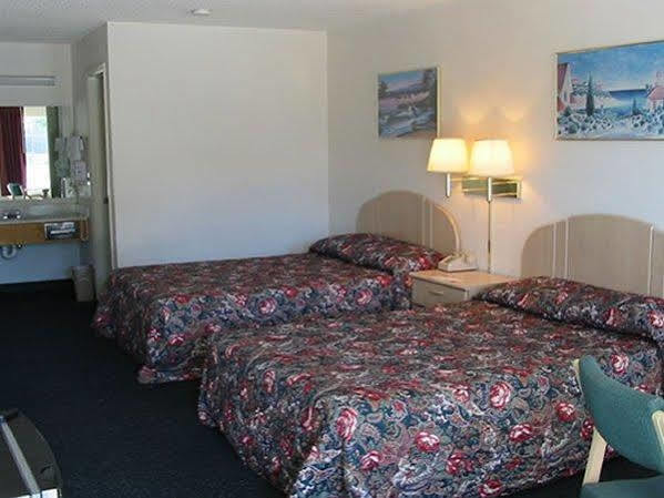 Garden Inn & Suites Metter Room photo